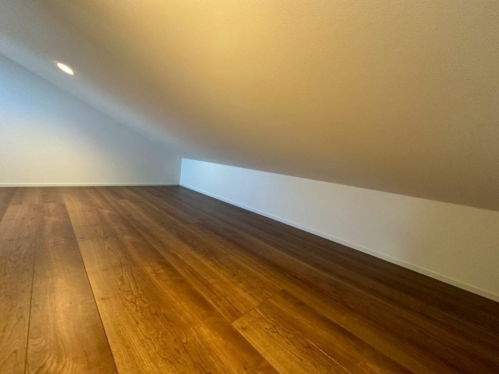 画像:階段で上がれる5.5帖のロフトが魅力です