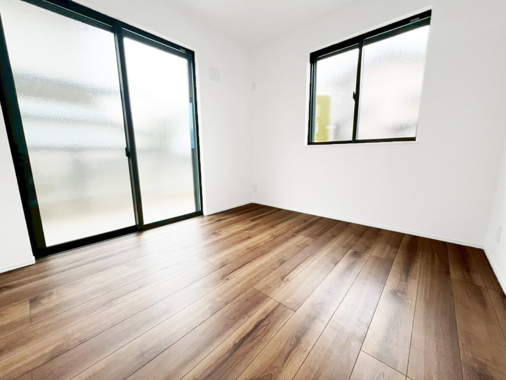 画像:窓が大きく自然光をたくさん取り込みます。